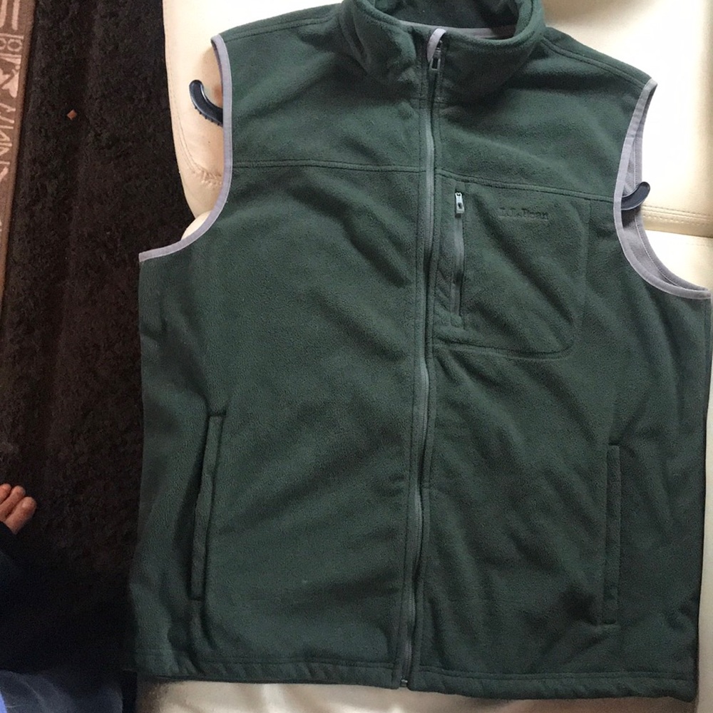 LL Bean men’s large fleece vest